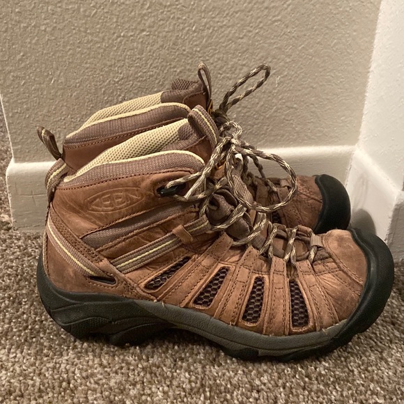 Keen Shoes - Keen Voyageur Mid Height Breathable hiking boots yellow and brown size 8